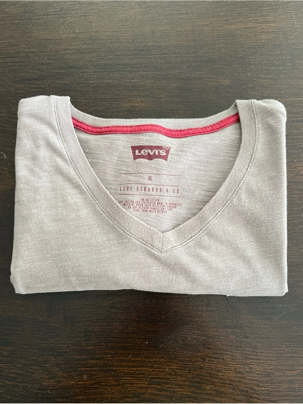 Levi’s Tan/Gray Men’s XL V-Neck w/Front Pocket Old School T-Shirt Summer Basic